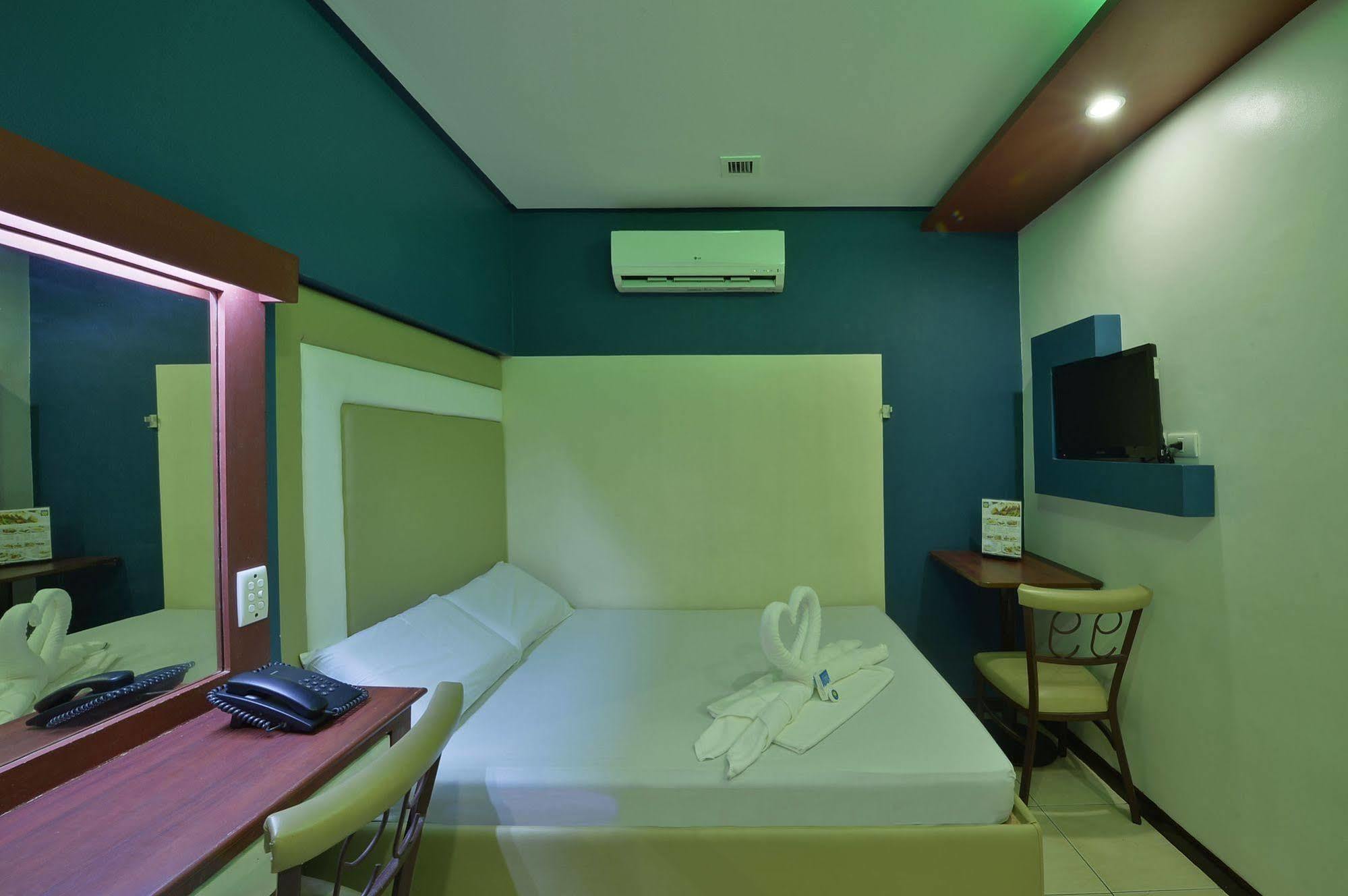 Hotel 99 Cubao Quezon City Buitenkant foto